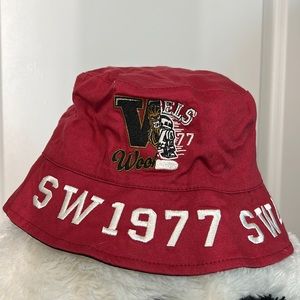 Reversible Disney Parks Exclusive Star Wars Bucket Hat *never worn*